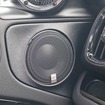 ドア上部の純正位置にはバッフル面を加工してミッドロー（モレルのハイブリッドMW4）をインストールする。