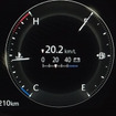 マイルドハイブリッド、非ハイブリッドとも3.3リットル直6という大排気量としては望外と言うべき好燃費を記録した