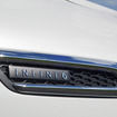 車体側面には「INLINE 6（直列6気筒）」のオーナメントが。6気筒であること自体が特別という時代だ