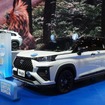 トヨタの電動化をより身近な層へ広げるモデルとして「Veloz Hybrid EV」を出展。インドネシアで現地生産され、燃費が良く使い勝手の良い7人乗りMPVとして紹介された