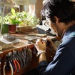 伝説のミニ四駆マシン「マグナムセイバー」含む3機が、数量限定で金製ミニフィギュア化！「爆走兄弟 レッツ＆ゴー!!」30周年記念