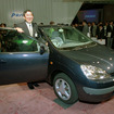 1997年、プリウス発表会での奥田社長