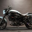 エリミネーターが持つ流れるようなラインフォルムに沿ったデザインの「GOODSEAT “COBRA” for ELIMINATOR/SE」