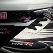 瞬足×Honda「CIVIC TYPE R」コラボレーションシューズ