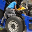 メガワット充電システム（MCS）を搭載した量産『eTruck』をドイツ・ミュンヘン工場から初出荷