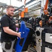メガワット充電システム（MCS）を搭載した量産『eTruck』をドイツ・ミュンヘン工場から初出荷