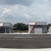 左から、工場棟、試験棟C、試験棟B、試験棟A、事務所棟