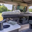 VW『カリフォルニア ビーチ』新型専用の空気注入式キッチンとフレキシブルベッドシステム搭載車