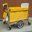 ヤマハモーターエンジニアリングと五十畑工業が共同開発した「避難車兼用電動アシストお散歩カー“てくてくスワニー”」