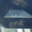 ACC（アダプティブ・クルーズ・コントロール）は、単眼カメラとミリ波レーダーを組み合わせて前走車を検知し、設定した車間距離を保ちながら速度を自動調整する