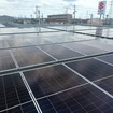 スズキアリーナ磐田の屋根上に新たに設置された太陽光発電設備