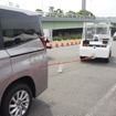 車両牽引。トラクターは4トントラックていどまで牽引可能だ（2026年地震防災訓練）