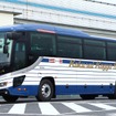いすゞの大型観光バス『ガーラ』改良新型の市販第1号車を国際興業が導入