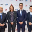 (左から)日本交通 代表取締役社長 若林泰治氏、Waymo共同CEO テキドラ・マワカナ氏、全国ハイヤー・タクシー連合会 会長（日本交通 取締役/GO 代表取締役会長）川鍋一朗氏、GO 代表取締役社長 中島宏氏