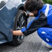 タイヤローテーションは必要？ FF・FR・4WDの違いと交換時期、正しい方法を徹底解説～Weeklyメンテナンス～