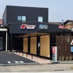 世界最大手のレンタカー会社であるエンタープライズ社との提携によりダブルブランドの看板を掲げている軽井沢駅北口営業所。インバウンド市場の成長の中で、その需要の取り込みに世界的なブランド認知が果たす力は大きい。