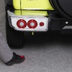 マーカーを足で踏んでその足を引くだけでリアゲートの開閉が可能