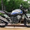 ホンダ CB400 SUPER FOUR E-Clutch（ウルフシルバーメタリック）