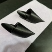 3Dプリンターで作ったパーツと車両の内張などをドッキングさせる作業。ぴたりとフィットするので接着作業がメインになる。