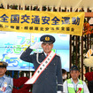 敬礼をする片山右京氏