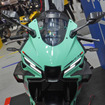 カーボンライク外装アクセサリーを装着したヤマハ YZF-R3（大阪モーターサイクルショー2026）