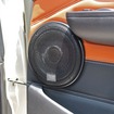 ドア純正位置へのスピーカー取り付けはかなり難航、裏側には3D形状のバッフルがワンオフされ薄型のブラム165R WFを取り付ける。