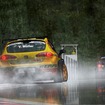 雨中の岡山国際サーキットを走るイヴァン・ミュラーの12号車セアト・レオン TDI