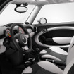 50周年記念モデル「MINI 50カムデン」（写真は欧州仕様）