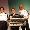 【新聞ウォッチ】F1は”走る広告塔”、トヨタ、全紙にF1マシンの全面広告