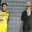 D1デモラン。左が古口美範で、右が日比野哲也。ダンロップカラーのレーシングスーツの古口も新鮮