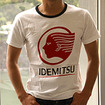 ユニクロとのコラボTシャツ
