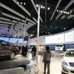 日産ブースはシンプルモダン