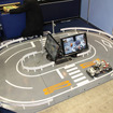 RoboCarの実機が走る10分の1スケールのコース
