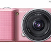小型一眼デジタルカメラ、NEX-3、ソニー 「NEX-3」の新色ピンクで広角レンズ装着時