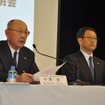 トヨタ記者会見（11日）。豊田社長（向かって右）と小澤副社長