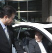 ソニックデザイン代表取締役社長 佐藤敬守氏（左）とメルセデスベンツ日本の商品企画・マーケティング部の柳沢慎太郎氏
