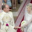 モナコ アルベール2世 結婚…レクサスオープンで市内パレード モナコ公国のアルベール2世公が結婚(2日)