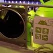 2階から1階へ滑り降りるチューブ。1階へ着いた瞬間の写真を撮ってもらえる