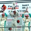 第4戦もてぎの表彰台。左から2位ロッテラー、優勝オリベイラ、3位中嶋一貴
