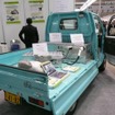 スズキキャリィ・エブリィのEV化。荷台に電池キットを設置し、バッテリーから家電製品を動かせる