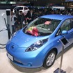 2011-2012年日本カーオブザイヤーは電気自動車の 日産リーフ。