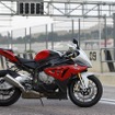 BMW S1000RRをフルモデルチェンジ---高感度のレスポンス