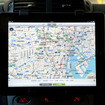 地図を広く見渡すことのできる9.7インチ＋XGAのディスプレイ。これまでのカーナビではなしえなかった大画面だ。