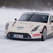 ノキアンタイヤを装着したフィンランドのEV、E-RAによる氷上最高速チャレンジ