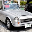 ダットサンや懐かしの日産車が並んだ