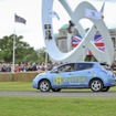 1日、英国「グッドウッド・フェスティバル・オブ・スピード2012」において、リバース走行による世界新記録を打ち立てた日産リーフ