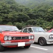 日産・スカイラインGTR（左）と通称54Bと呼ばれる2000GT（右）