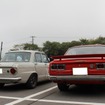 日産・スカイラインGTR（右）と通称54Bと呼ばれる2000GT（左）