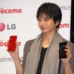 Optimus G L-01E 発表会に、ゲストとして登場した俳優の向井理さん