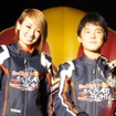 南明奈さん（左）とレッドブル・カート・ファイト・ジャパンファイナル優勝者の澤田真治さん（右）